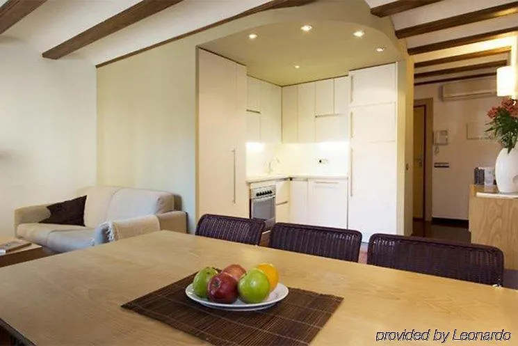Apartamentos La Casa De Les Lletres Barcelona Hotel