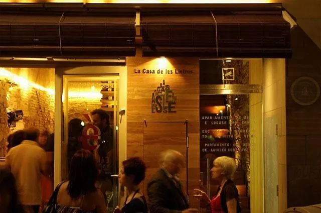 Apartamentos La Casa De Les Lletres Barcelona Hotel